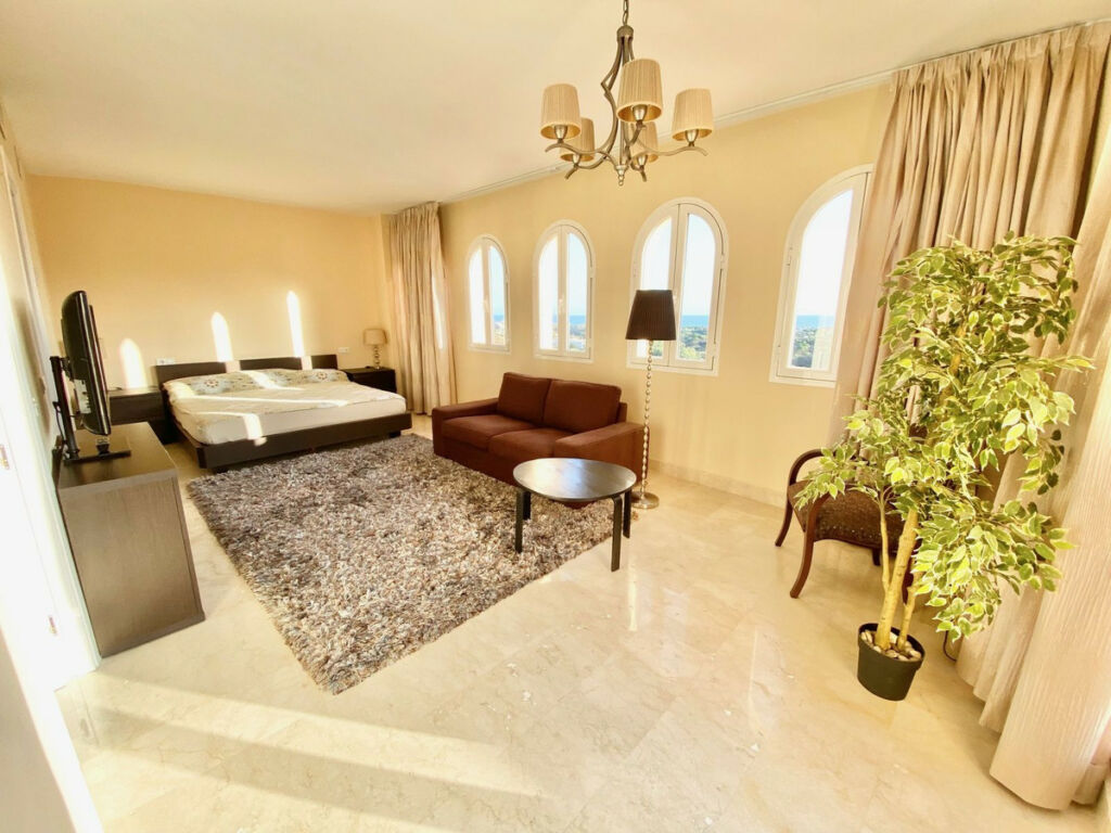 Penthouse Duplex Elviria Málaga - image 20