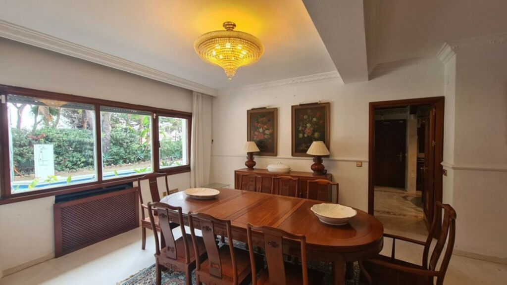 Detached Villa Cabopino Málaga - image 20