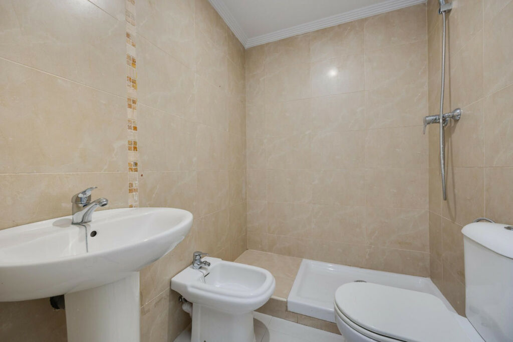 Middle Floor Apartment Torrevieja Alicante - image 20