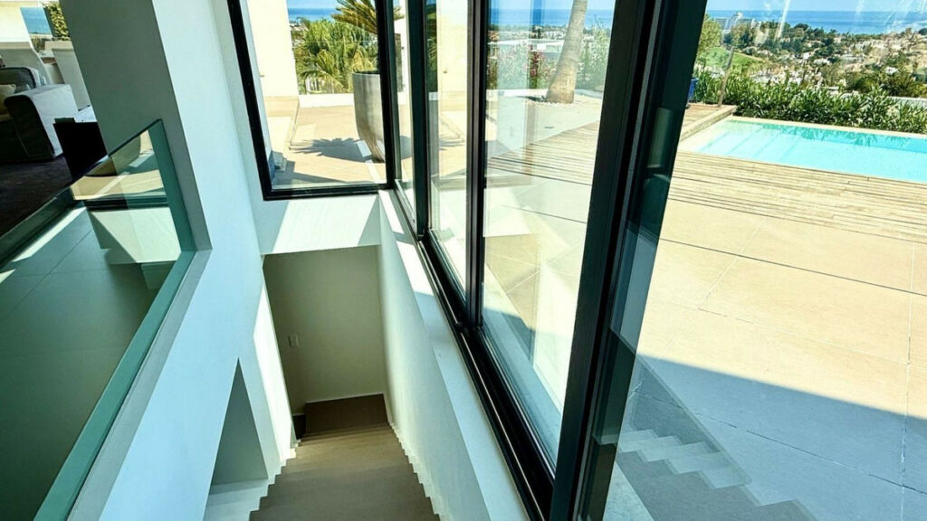 Detached Villa El Paraiso Málaga - image 20