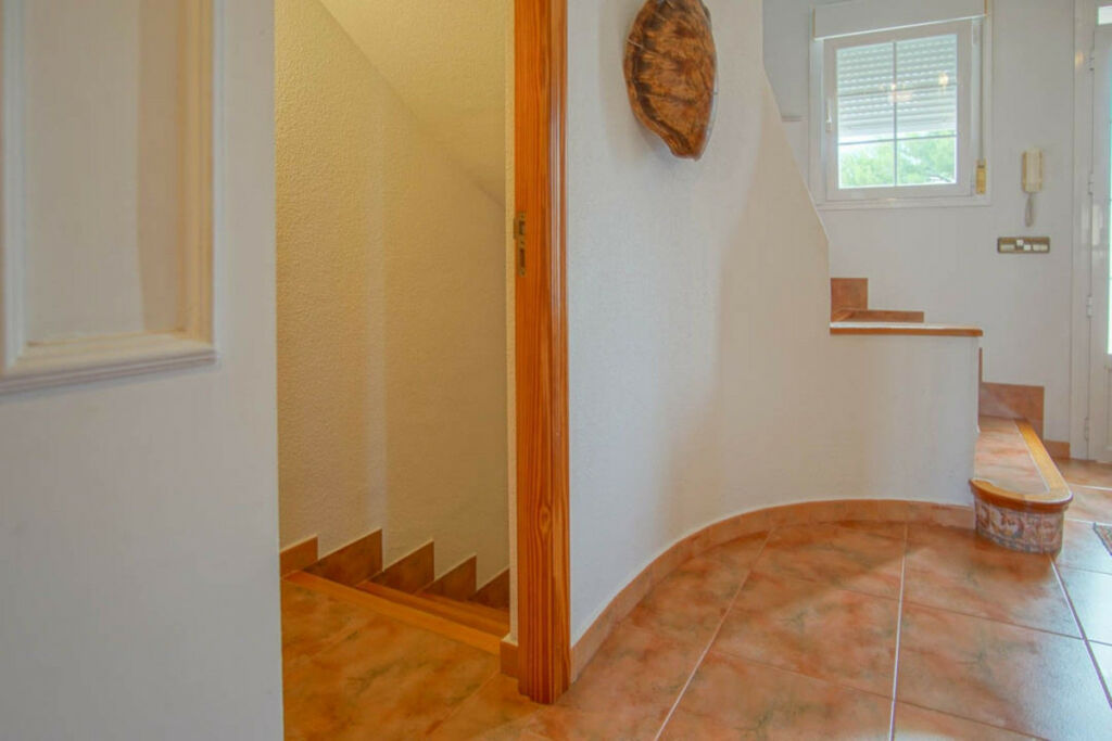Detached Villa Los Pinos Alicante - image 20