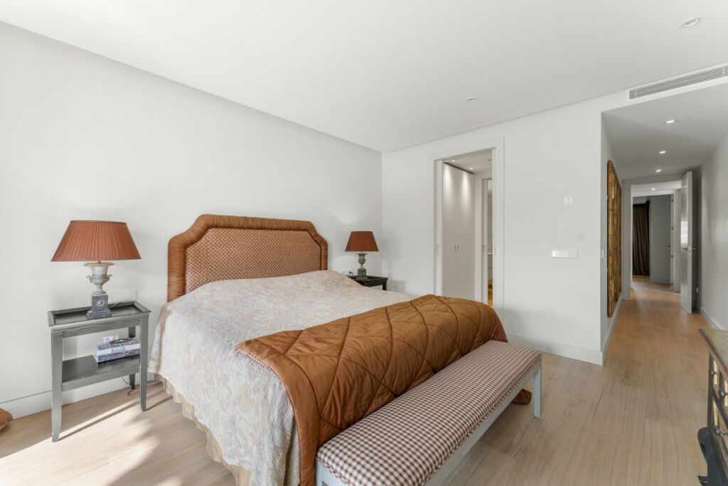 Middle Floor Apartment The Golden Mile Málaga - image 20