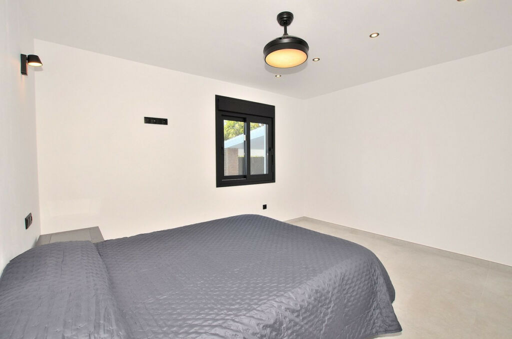 Detached Villa El Coto Málaga - image 20