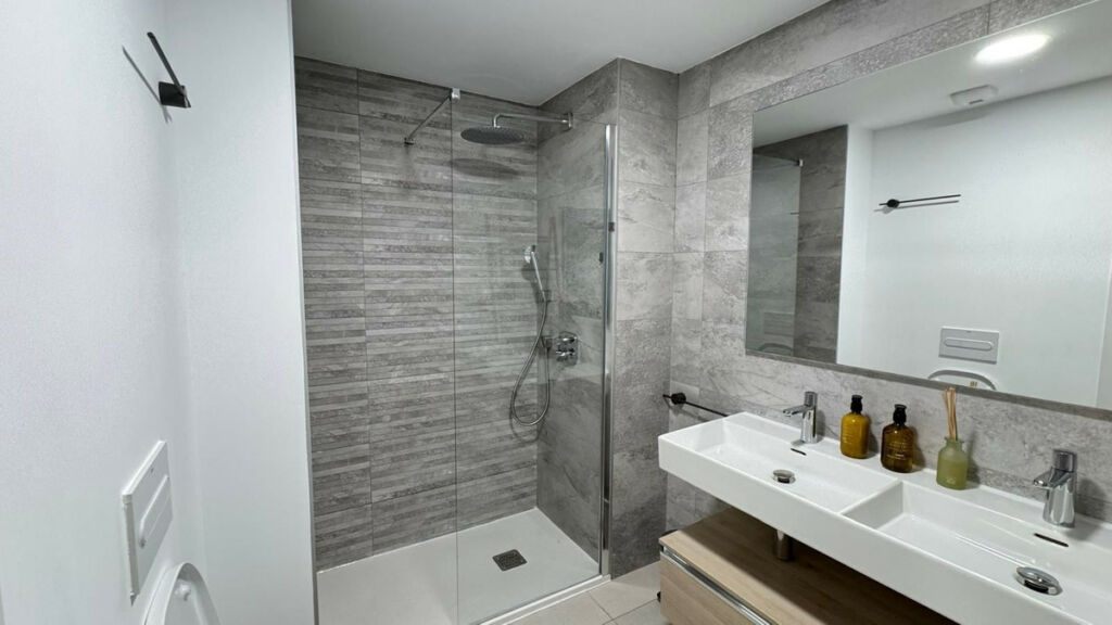 Middle Floor Apartment Estepona Málaga - image 20