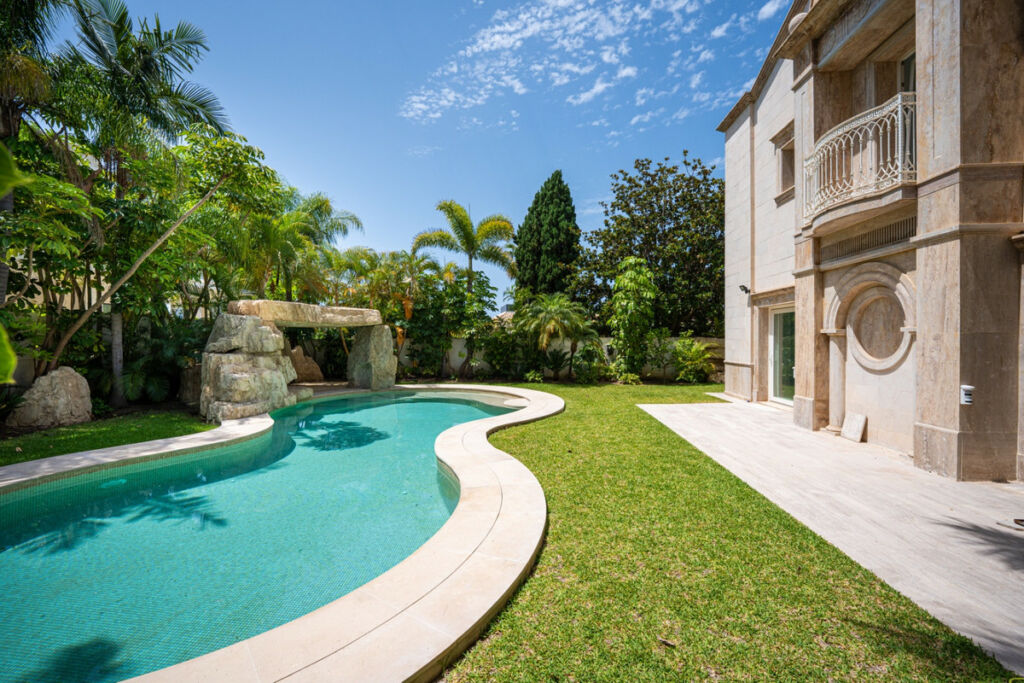 Detached Villa Marbella Málaga - image 20