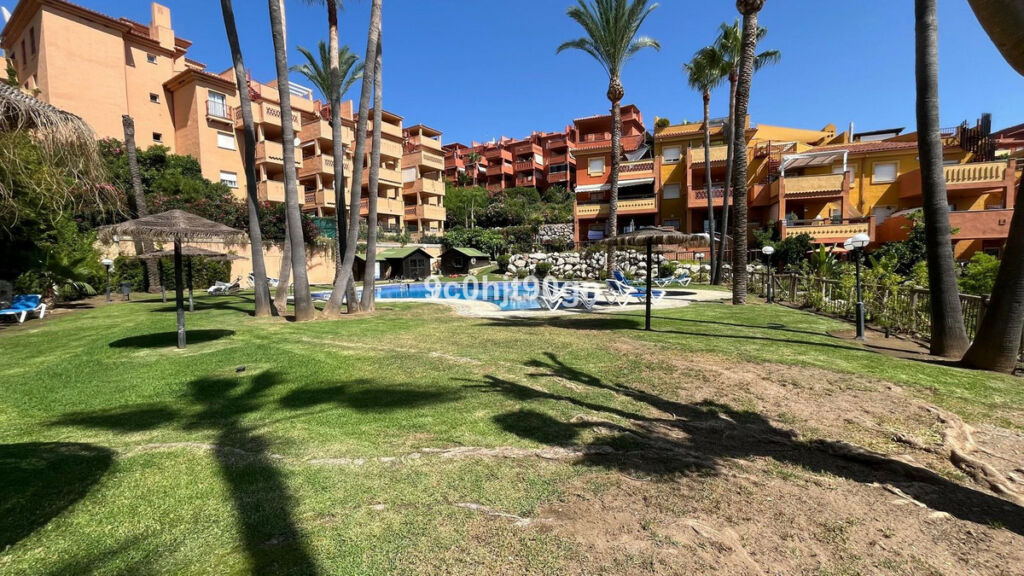 Middle Floor Apartment Reserva de Marbella Málaga - image 20