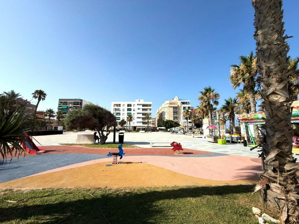 Middle Floor Apartment La Mata Alicante - image 20