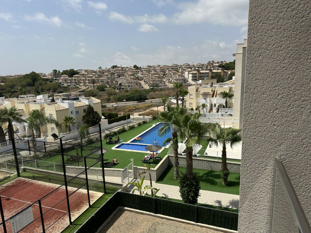 Middle Floor Apartment Villamartin Alicante - image 20