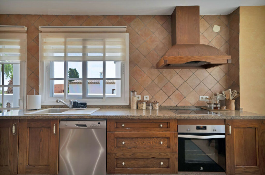 Detached Villa Estepona Málaga - image 21
