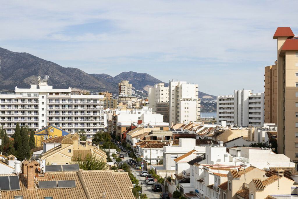 Middle Floor Apartment Fuengirola Málaga - image 21