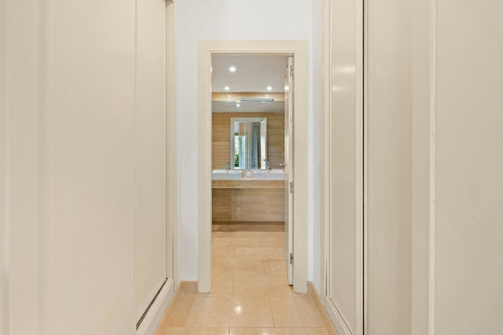 Ground Floor Apartment El Paraiso Málaga - image 17