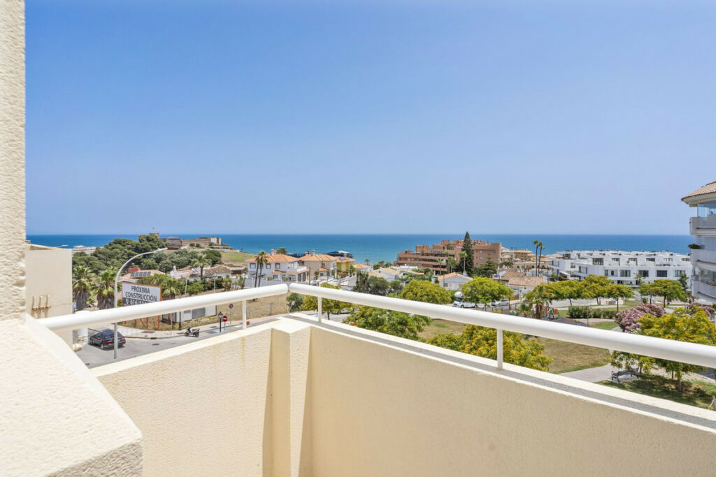 Penthouse Fuengirola Málaga - image 21