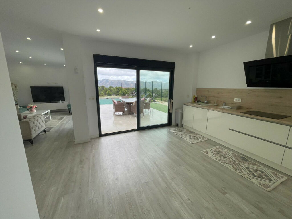 Detached Villa L'Alfás del Pi Alicante - image 21