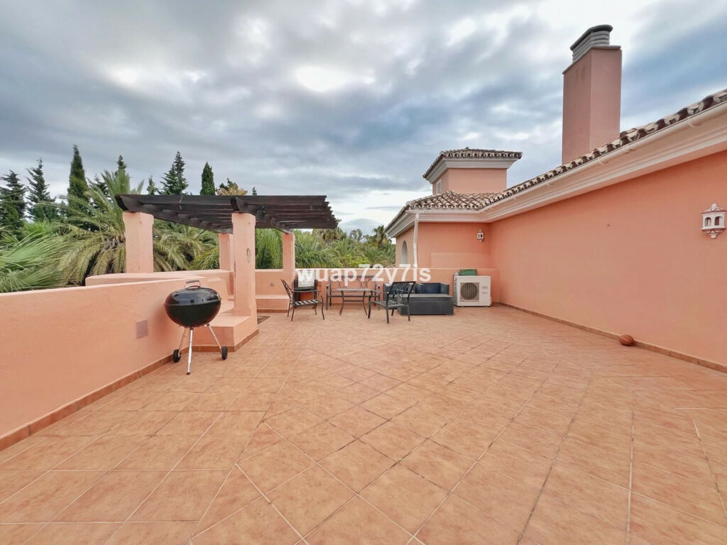 Middle Floor Apartment Estepona Málaga - image 21