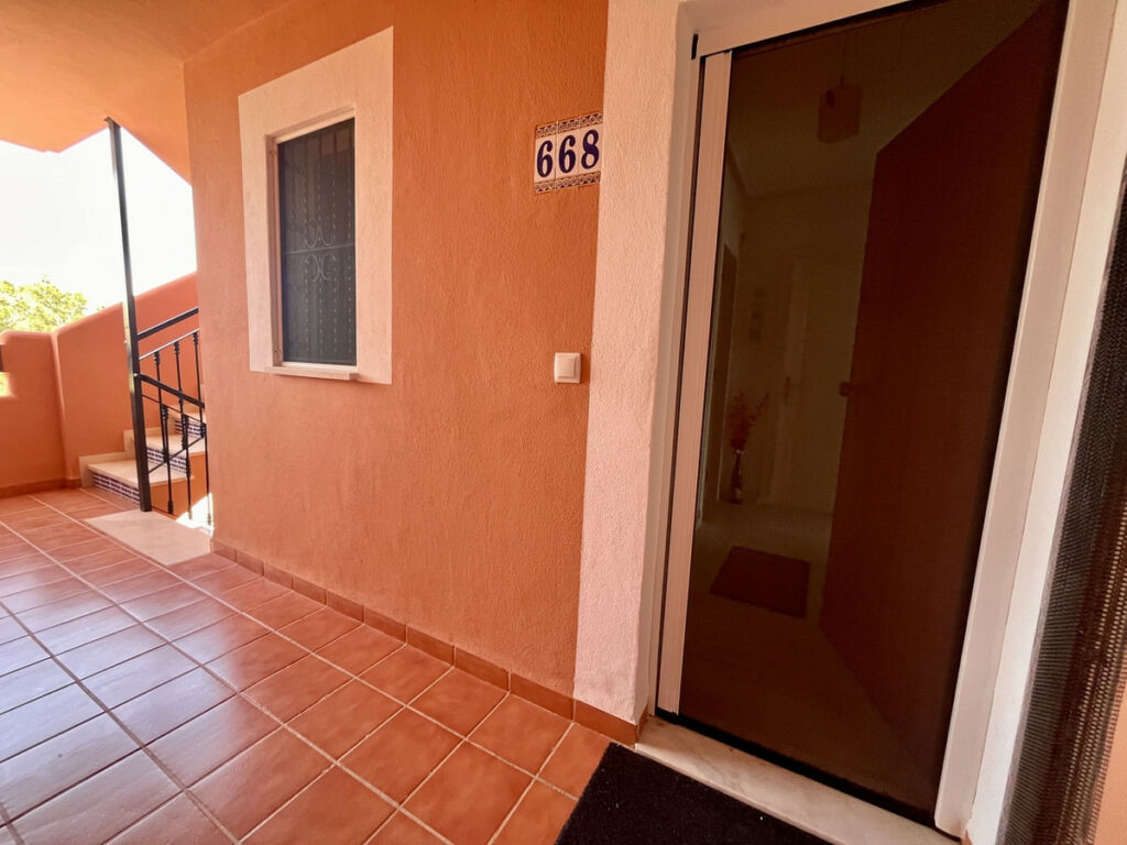 Middle Floor Apartment Villamartin Alicante - image 21