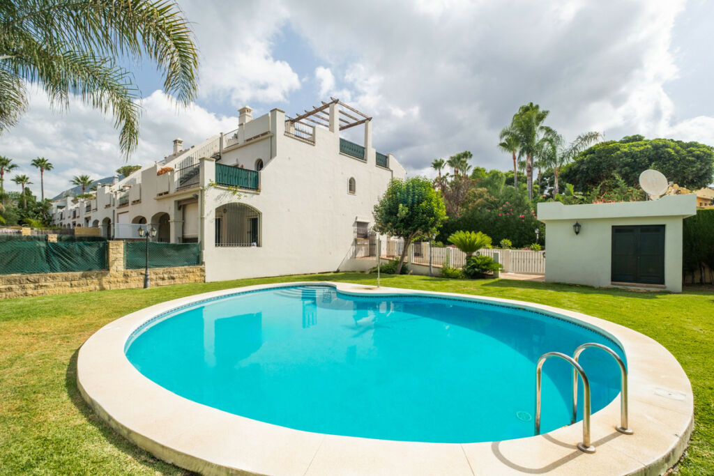 Townhouse Nagüeles Málaga - image 21