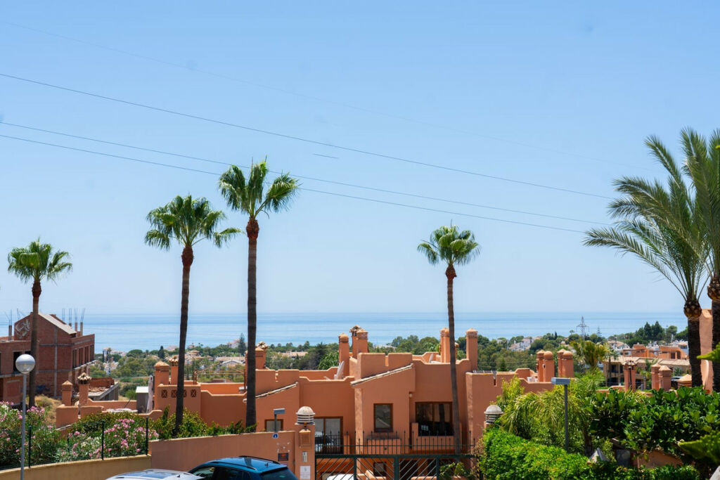 Semi-Detached House Riviera del Sol Málaga - image 2