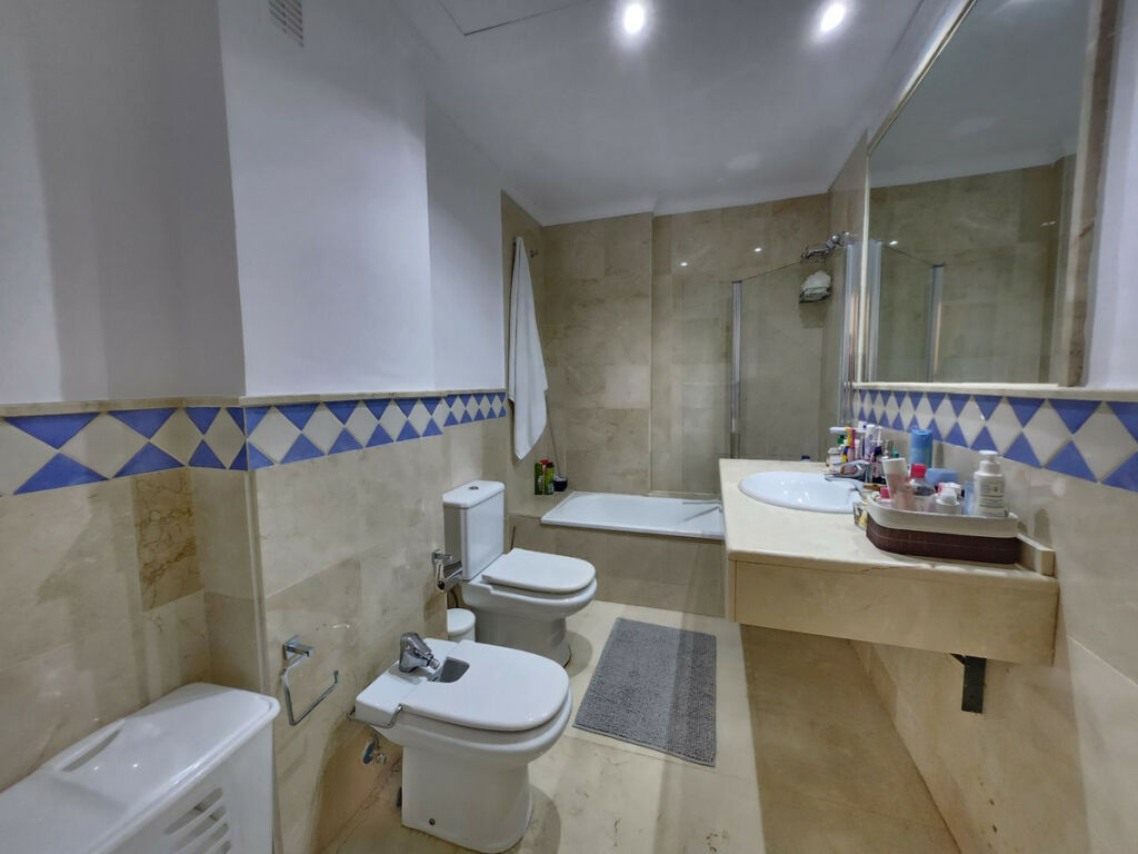 Middle Floor Apartment Nueva Andalucía Málaga - image 21