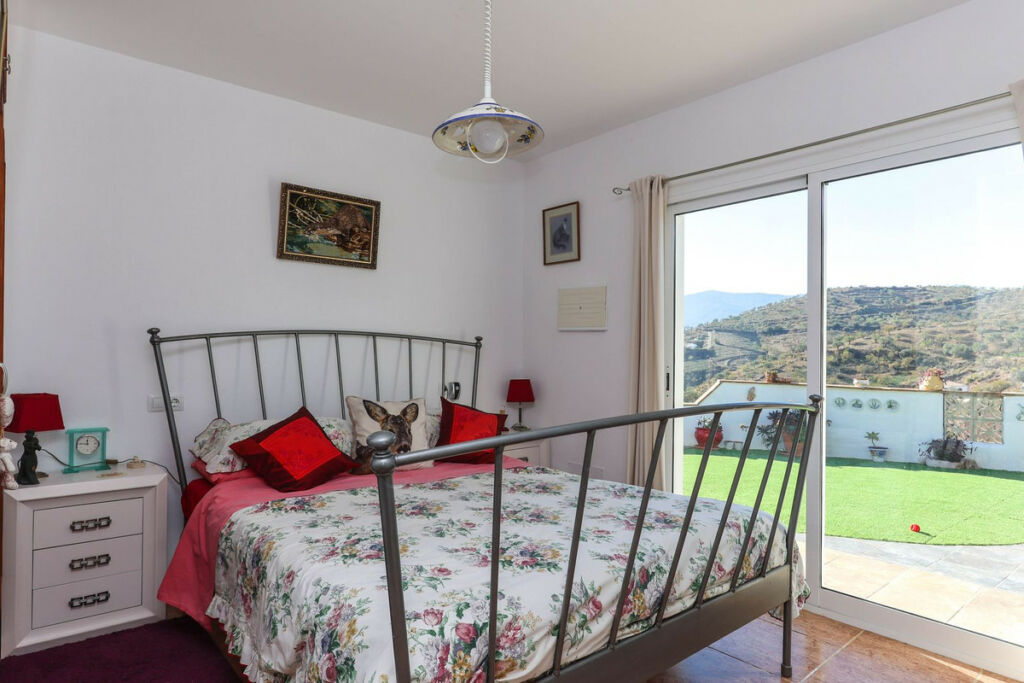 Detached Villa Tolox Málaga - image 21