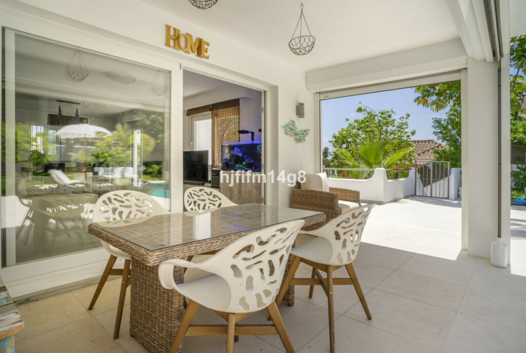 Detached Villa Nueva Andalucía Málaga - image 21