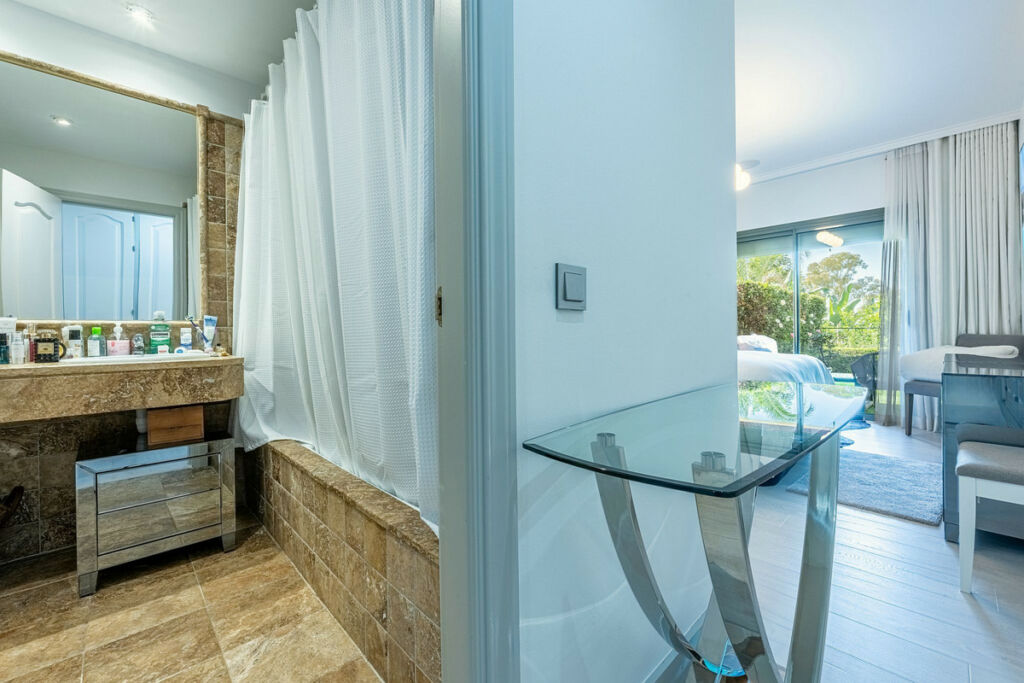 Ground Floor Apartment Estepona Málaga - image 8