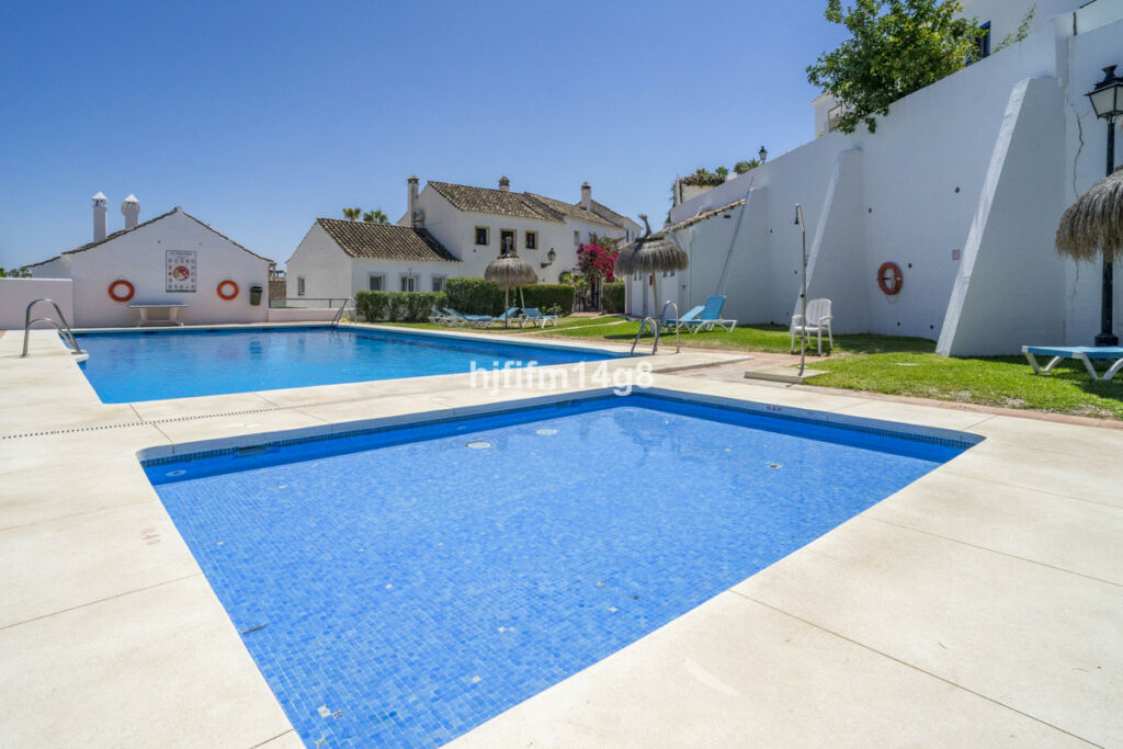 Townhouse Nueva Andalucía Málaga - image 21