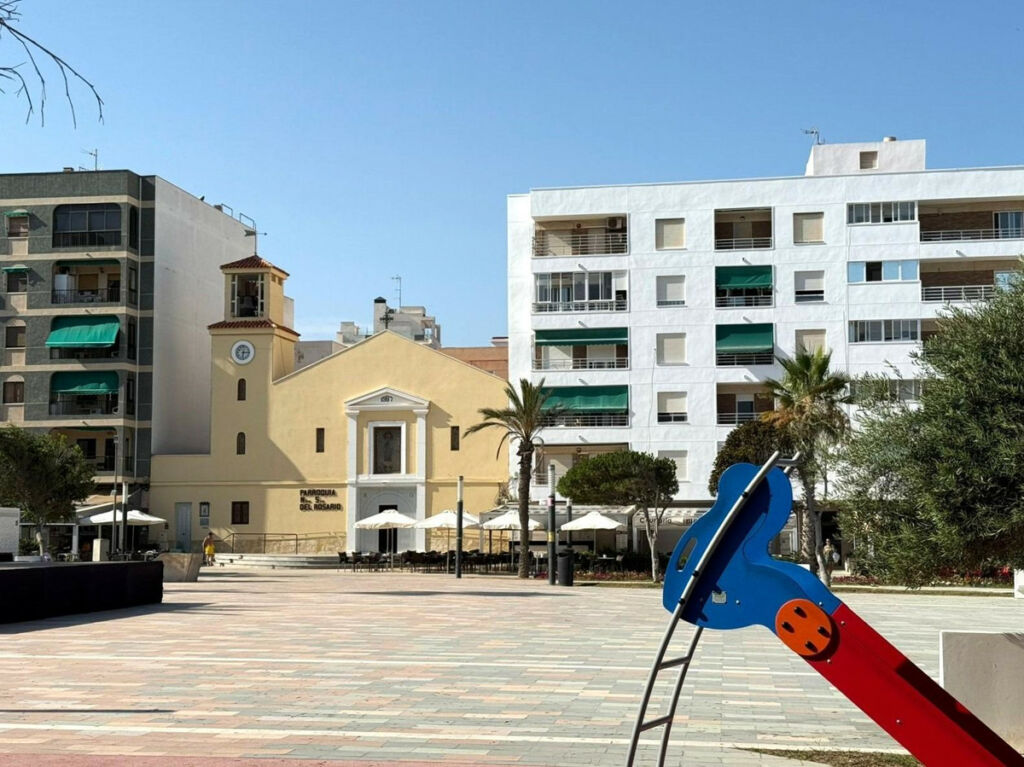 Middle Floor Apartment La Mata Alicante - image 21