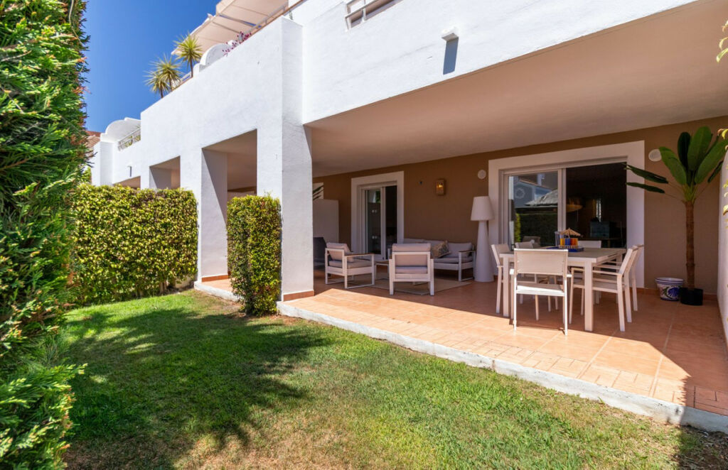 Ground Floor Apartment El Paraiso Málaga - image 21