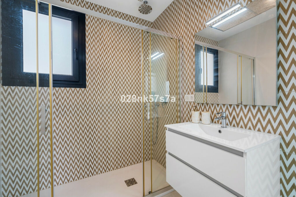 Detached Villa Lomas de Cabo Roig Alicante - image 21