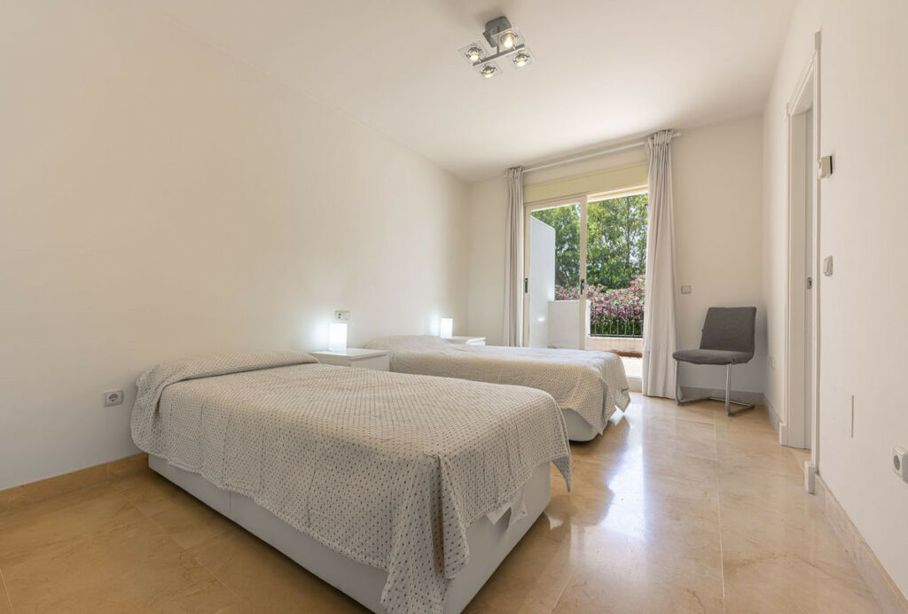 Townhouse Nueva Andalucía Málaga - image 21