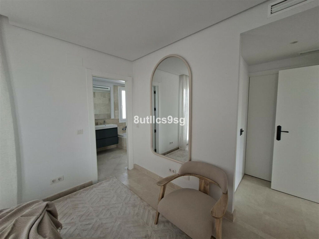 Middle Floor Apartment Aloha Málaga - image 20