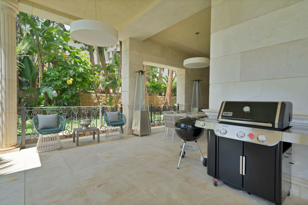 Detached Villa Sierra Blanca Málaga - image 21