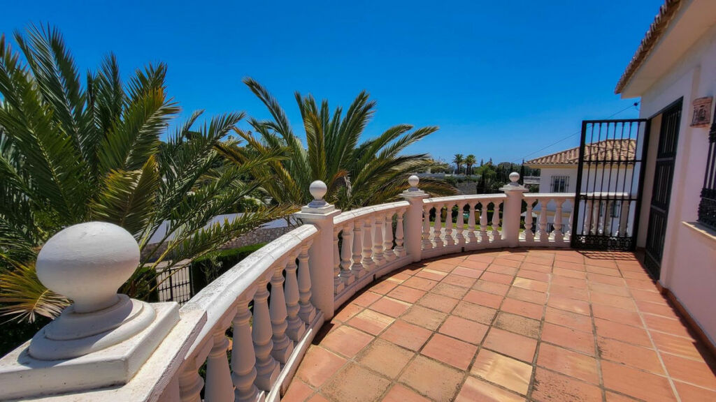 Detached Villa Elviria Málaga - image 22
