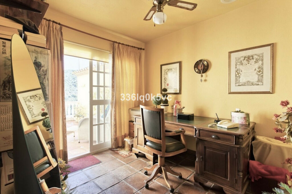 Townhouse Benahavís Málaga - image 21