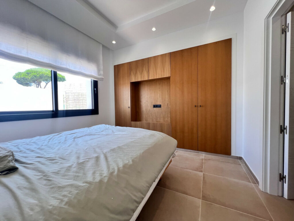 Detached Villa Estepona Málaga - image 21