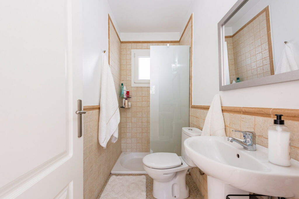 Detached Villa Sierrezuela Málaga - image 21
