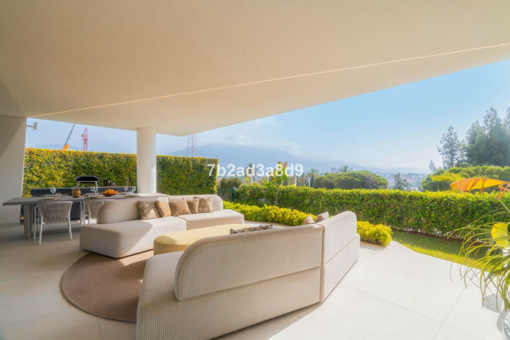 Detached Villa Nueva Andalucía Málaga - image 21