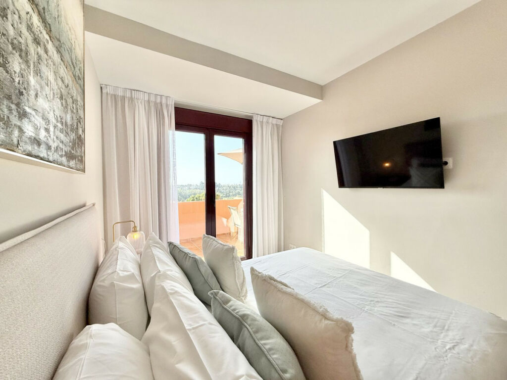 Middle Floor Apartment Benahavís Málaga - image 21