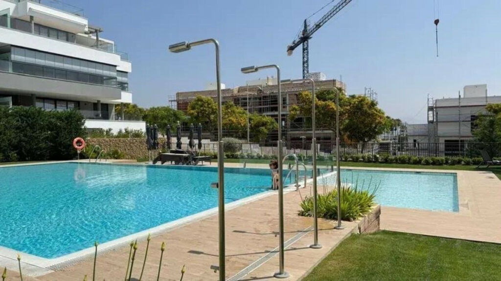 Middle Floor Apartment Estepona Málaga - image 23