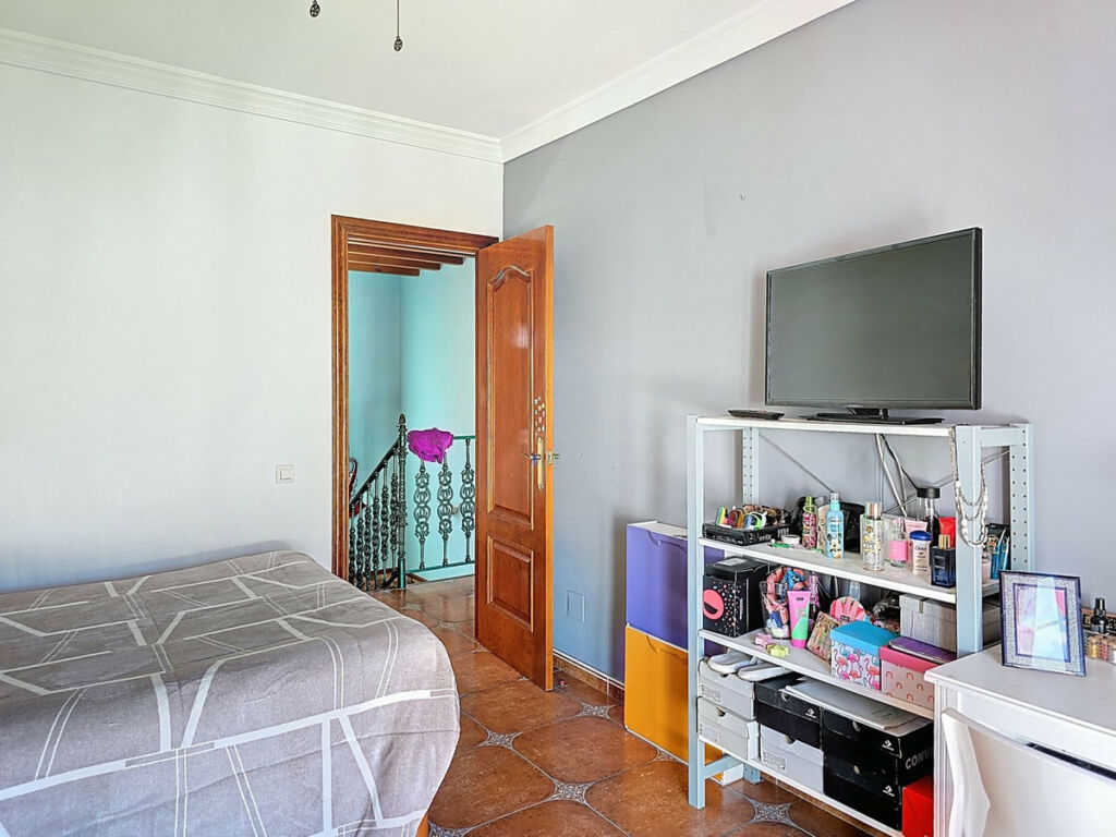 Detached Villa Canillas de Albaida Málaga - image 21