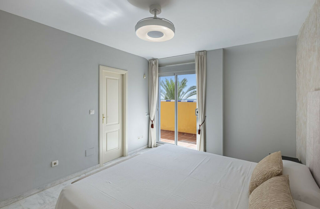 Penthouse Duplex Bahía de Marbella Málaga - image 23