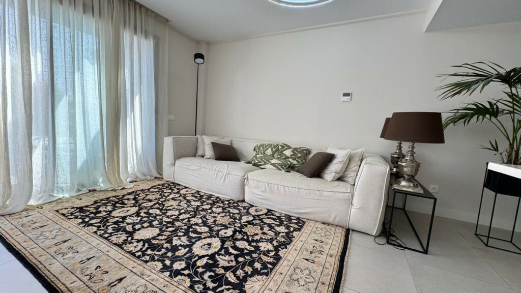 Middle Floor Apartment Estepona Málaga - image 21