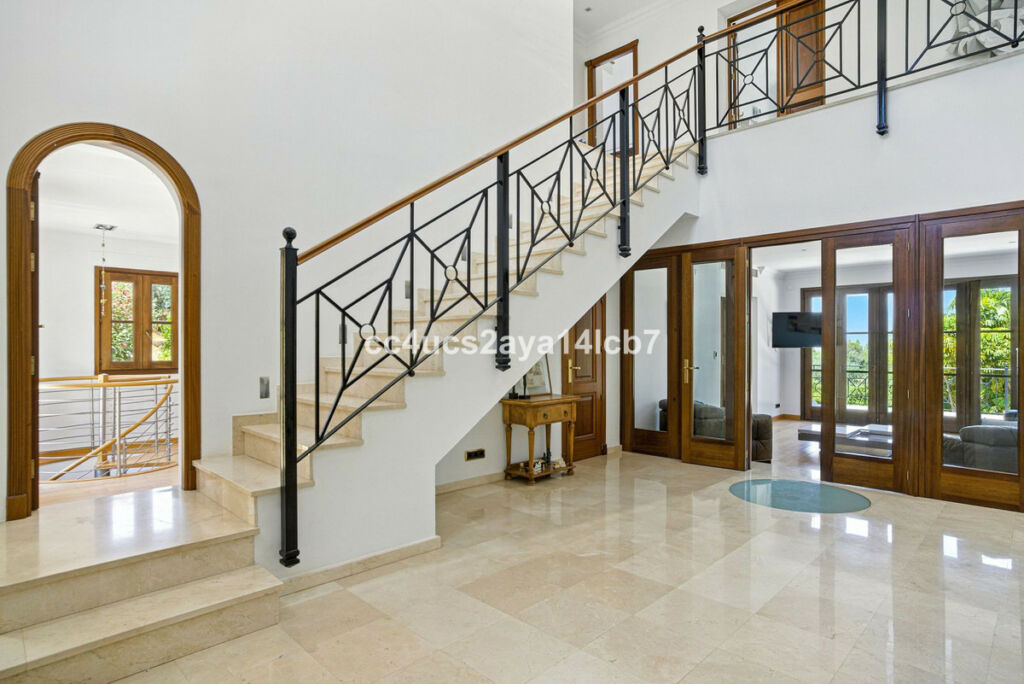 Detached Villa Alhaurín el Grande Málaga - image 21