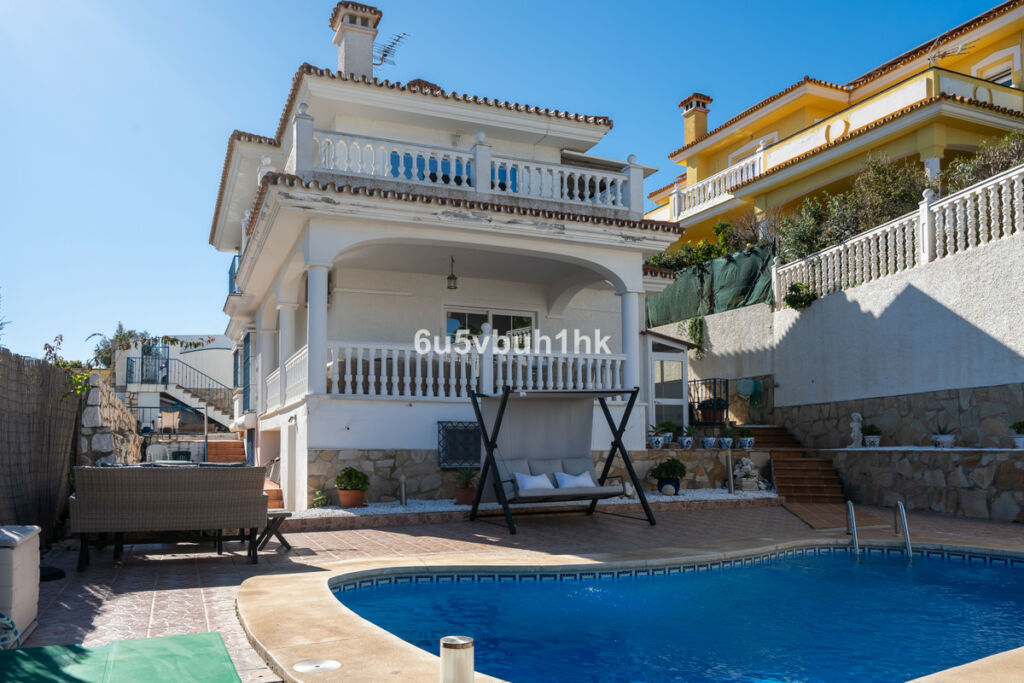 Detached Villa Fuengirola Málaga - image 21