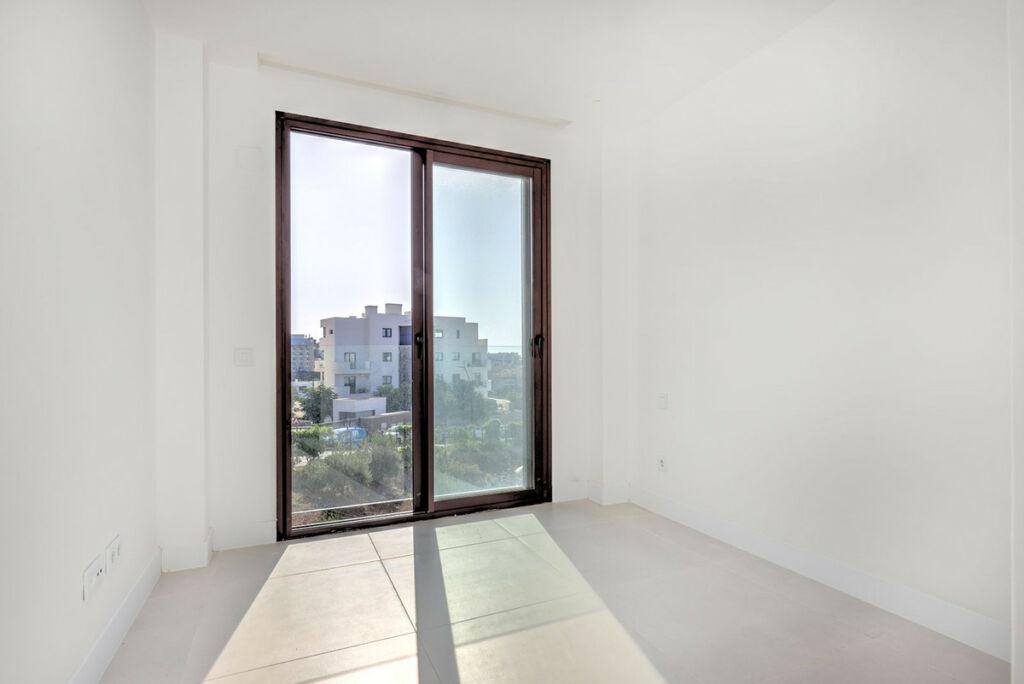 Middle Floor Apartment Fuengirola Málaga - image 16