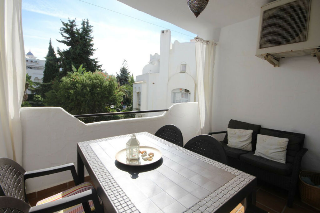 Middle Floor Apartment Calahonda Málaga - image 21