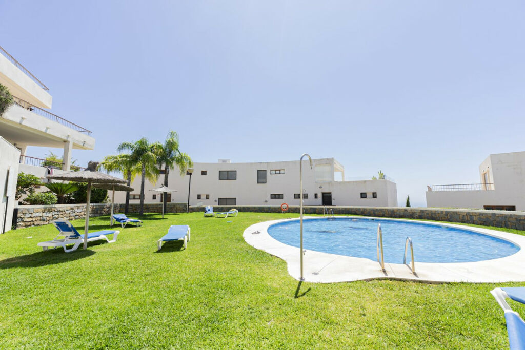 Duplex Altos de los Monteros Málaga - image 21