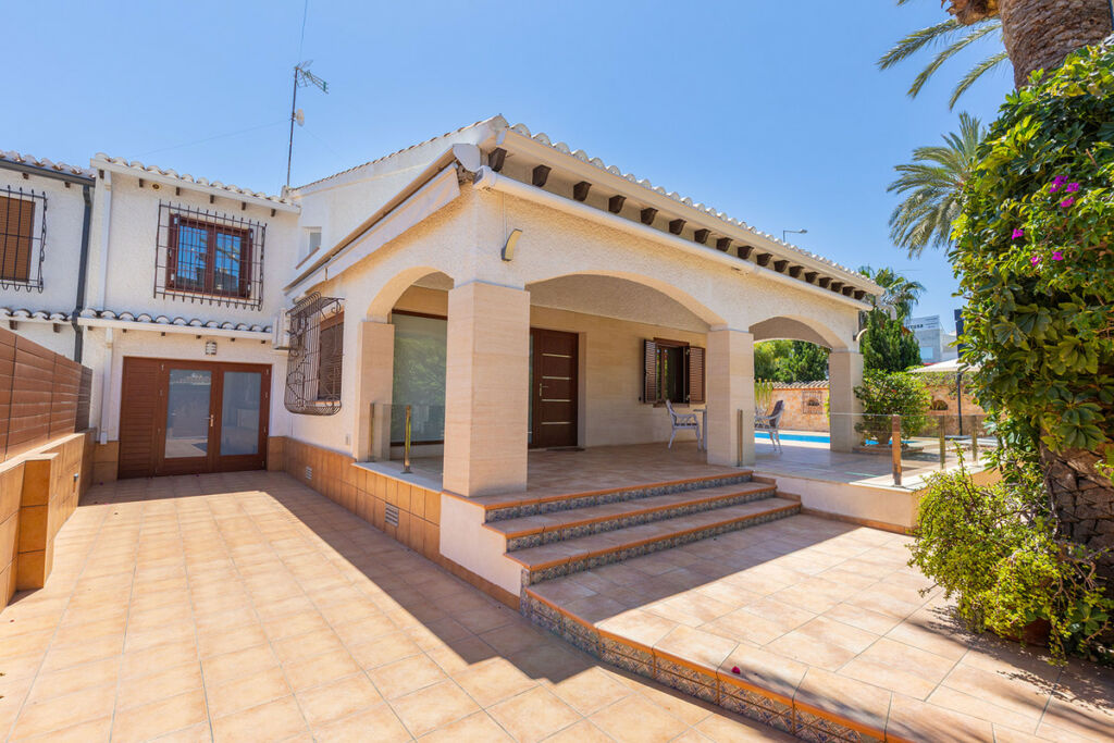 Detached Villa Punta Prima Alicante - image 21
