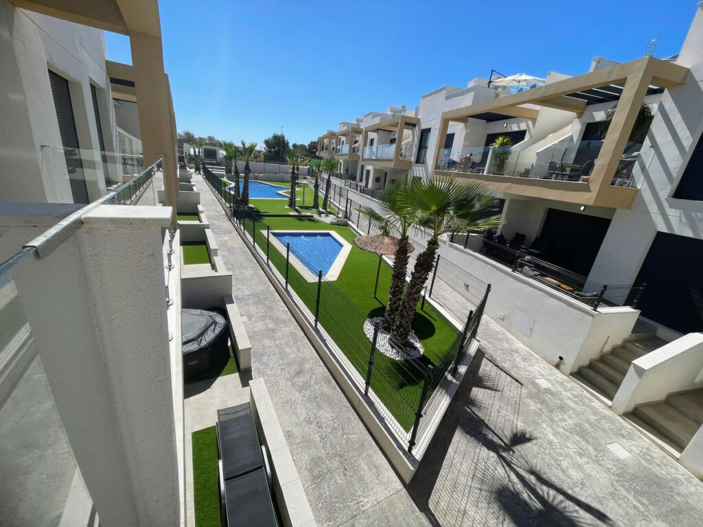 Penthouse Villamartin Alicante - image 22