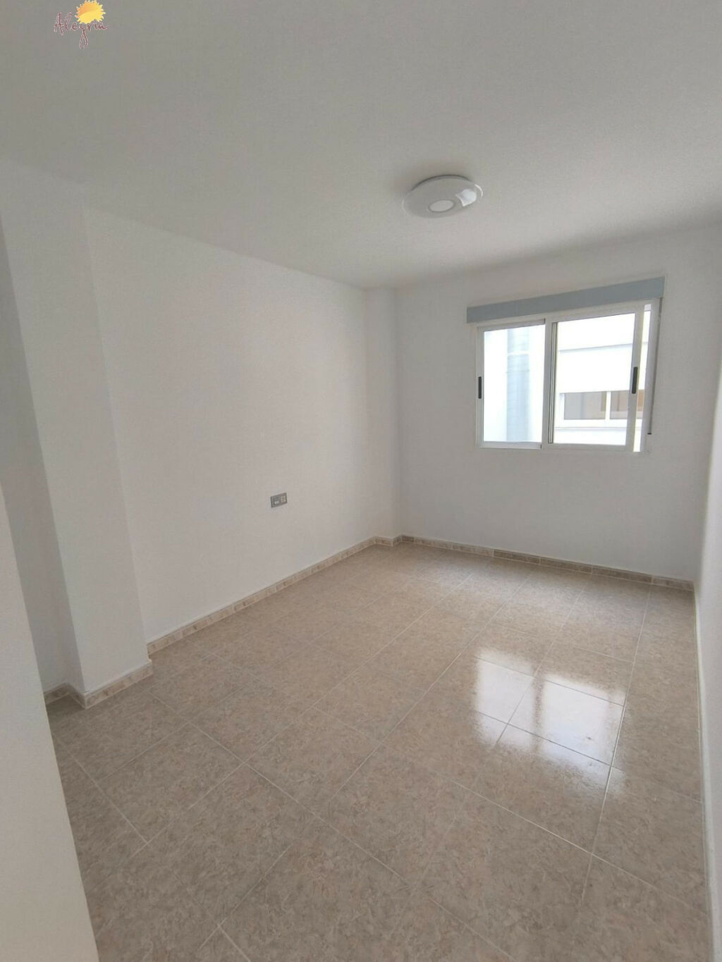 Middle Floor Apartment Torrevieja Alicante - image 21